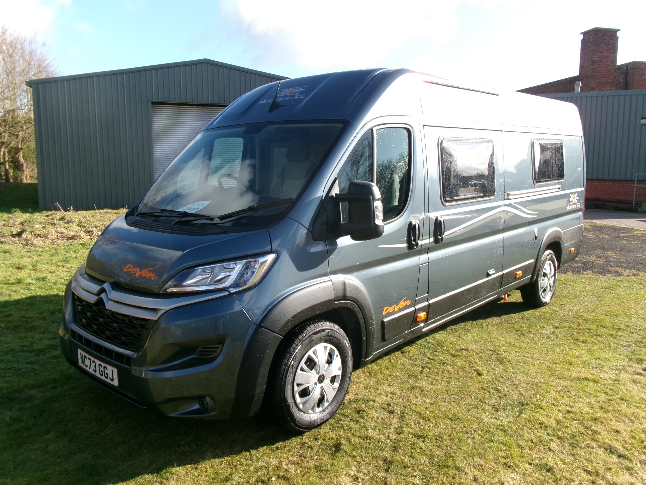 Devon AZTEC XL